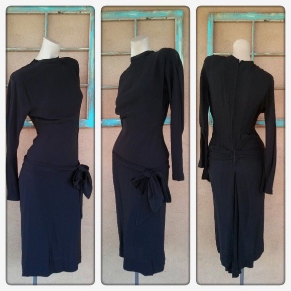 Vintage Dresses & Skirts - 1940s Black Rayon Dress US2 B34 W 25